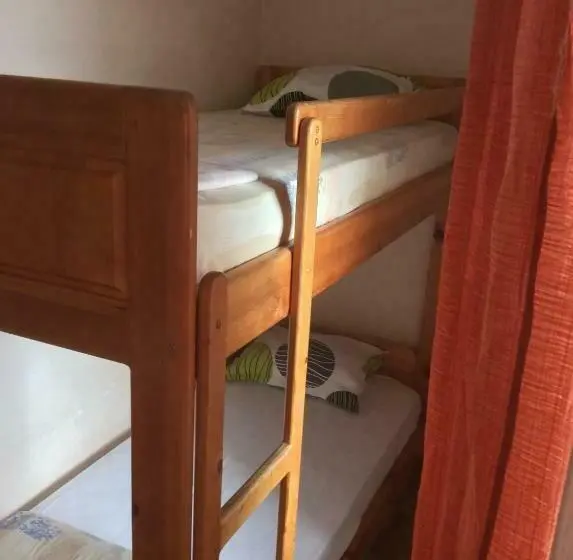 Quarto Quadruple Standart com Varanda, Balevurov