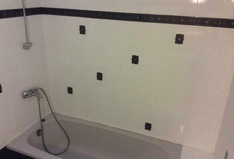 バルコニー付スタンダード４ベッドルーム, Balevurov