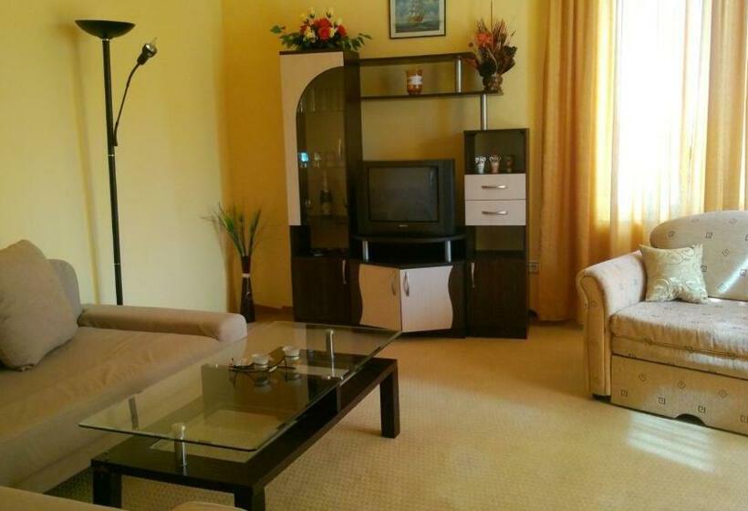 شقة غرفة واحدة مطلة على البحر, Blian