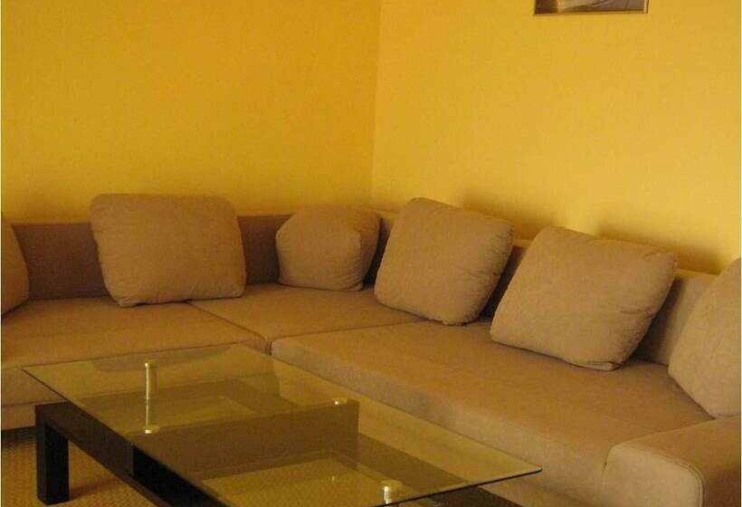 شقة غرفة واحدة مطلة على البحر, Blian