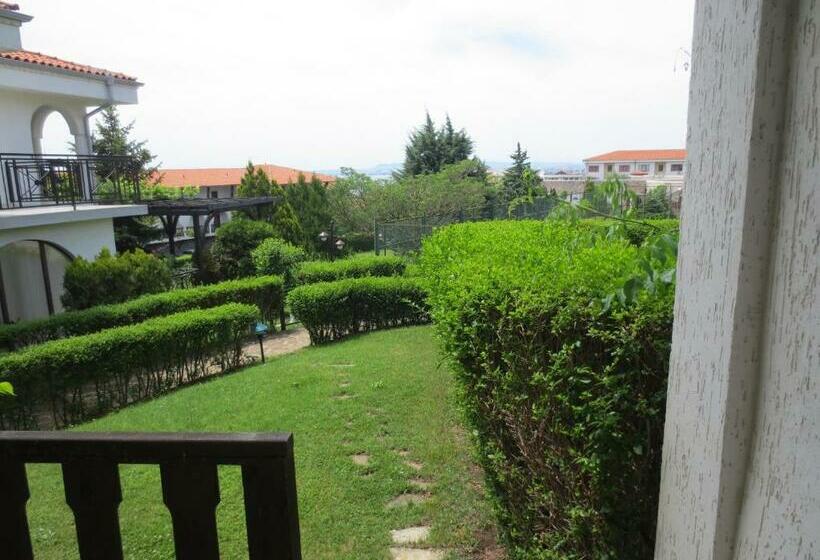 דירת שני חדרים, Breeze Apart Complex