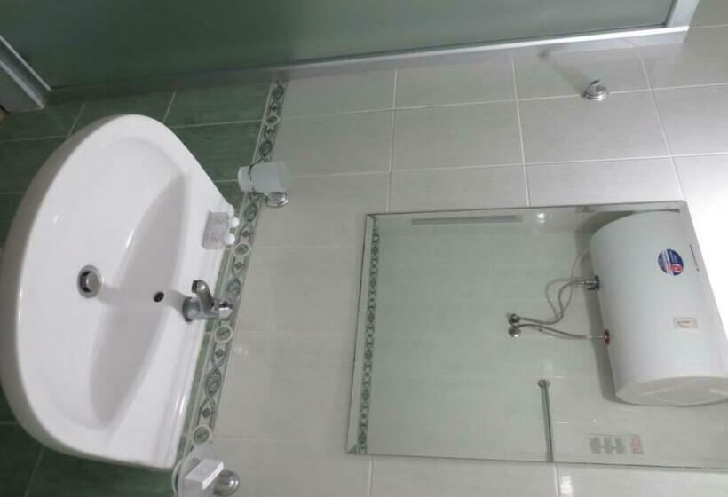 דירת חדר, Breeze Apart Complex