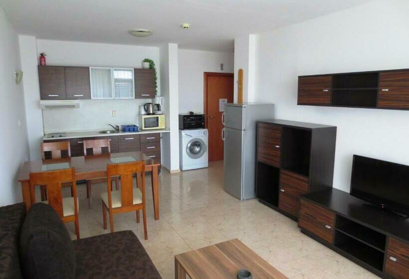 דירת חדר, Breeze Apart Complex