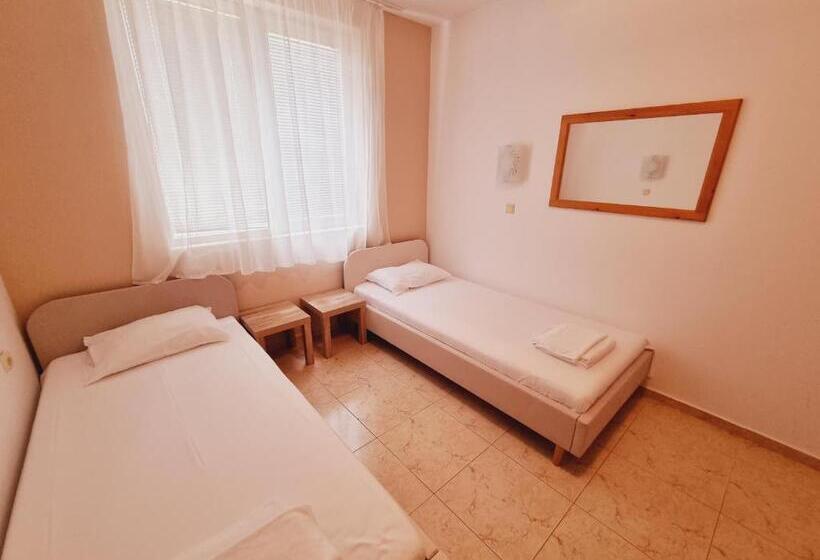 דירת שני חדרים, Breeze Apart Complex