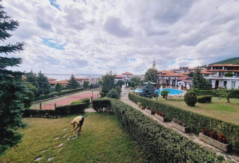 דירת שני חדרים, Breeze Apart Complex