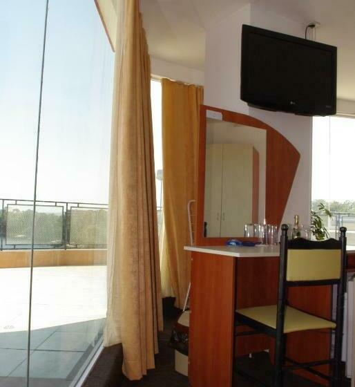 جناح جونيور مزوَّد بشرفة, Elit