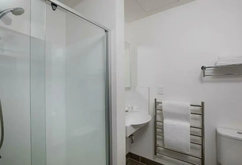 Huoneisto 2 Makuuhuonetta, Quest Henderson Serviced Apartments