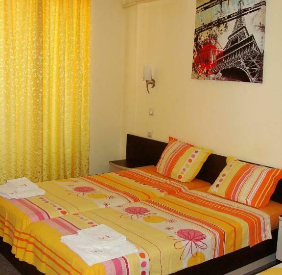 标准三人间, Sunny Paradise Family