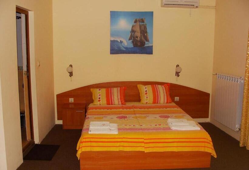 家庭间, Sunny Paradise Family