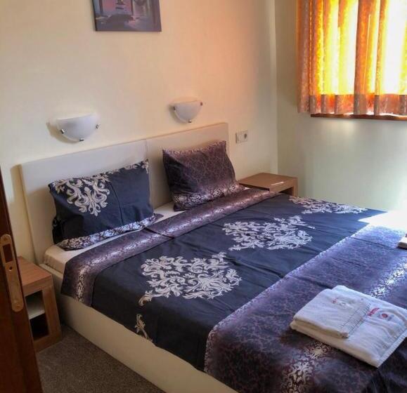 四人标准间, Sunny Paradise Family