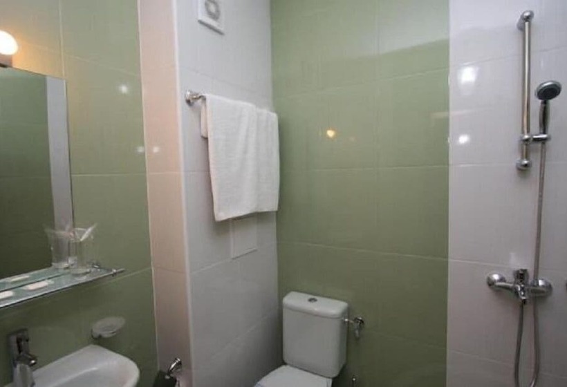 اتاق استاندارد با چشم‌انداز شهر, Tanya