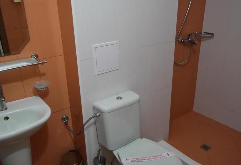 اتاق استاندارد با بالکن, Tanya