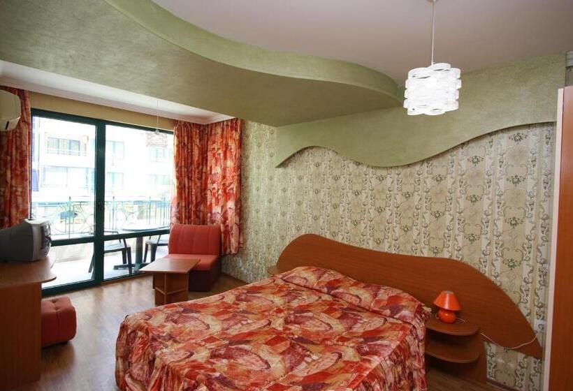 سوئیت با بالکن, Tanya