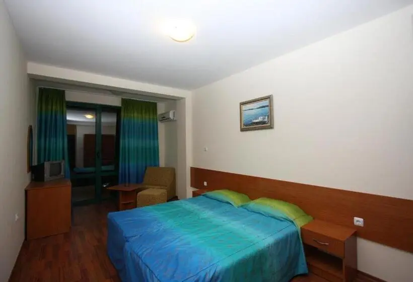 Standard-huone, Tanya