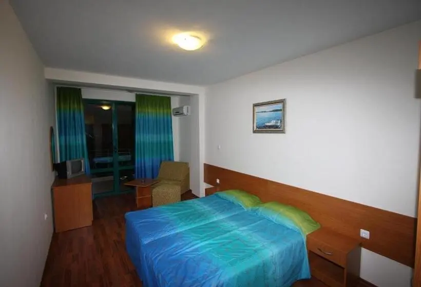 Standard-huone, Tanya