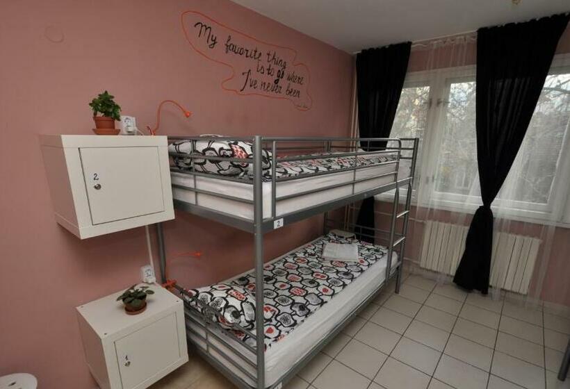 غرفة رباعية اقتصادية مع حمام مشترك, Moreto & Caffeto Hostel