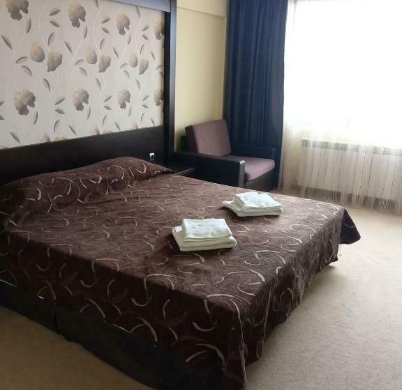 스탠다드 룸 풀장 전망, Park Hotel Stratesh