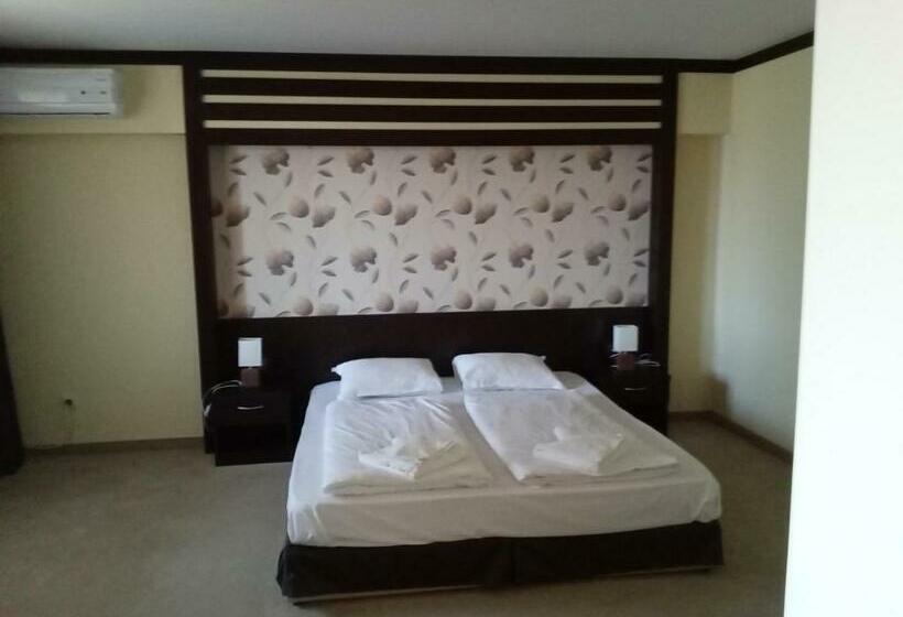 스위트, Park Hotel Stratesh