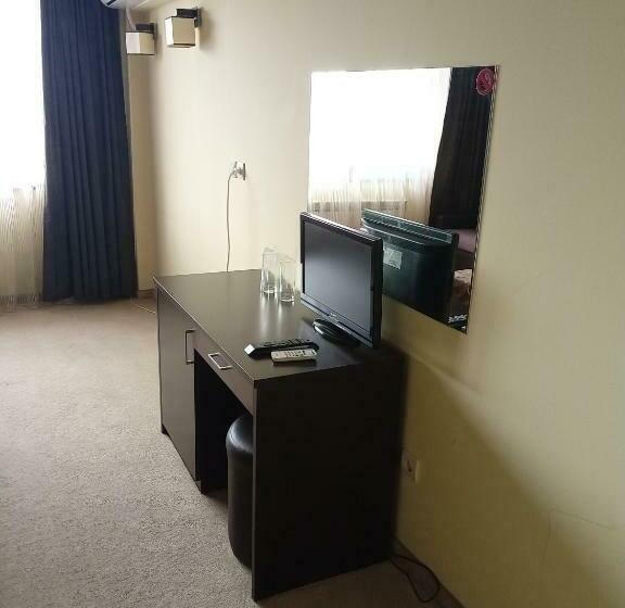 스탠다드 룸 풀장 전망, Park Hotel Stratesh