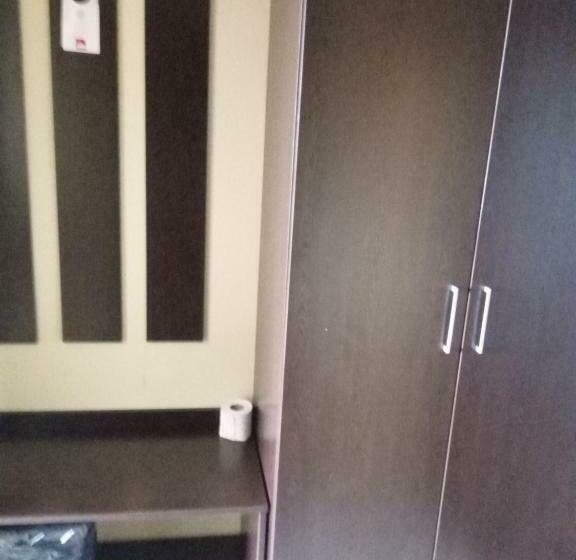 스탠다드 룸 풀장 전망, Park Hotel Stratesh