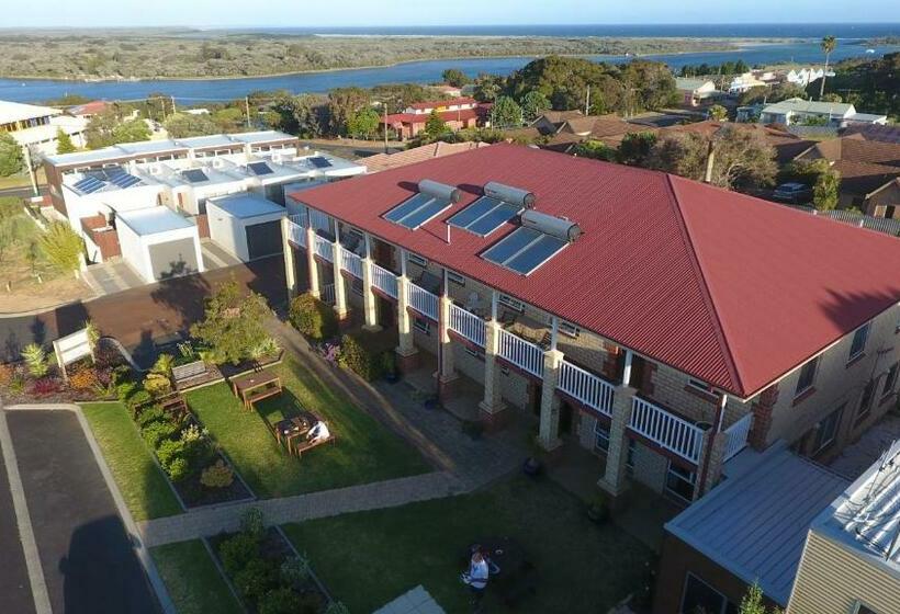 バス共有のスタンダードルーム, Baywatch Retreat Augusta