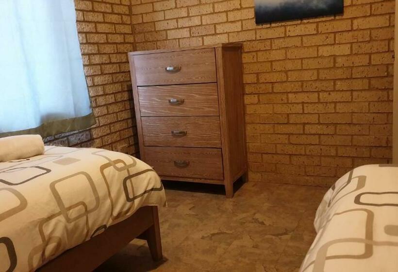 バス共有のスタンダードルーム, Baywatch Retreat Augusta