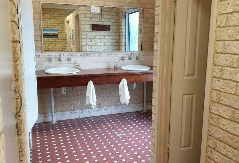 バス共有のスタンダードルーム, Baywatch Retreat Augusta