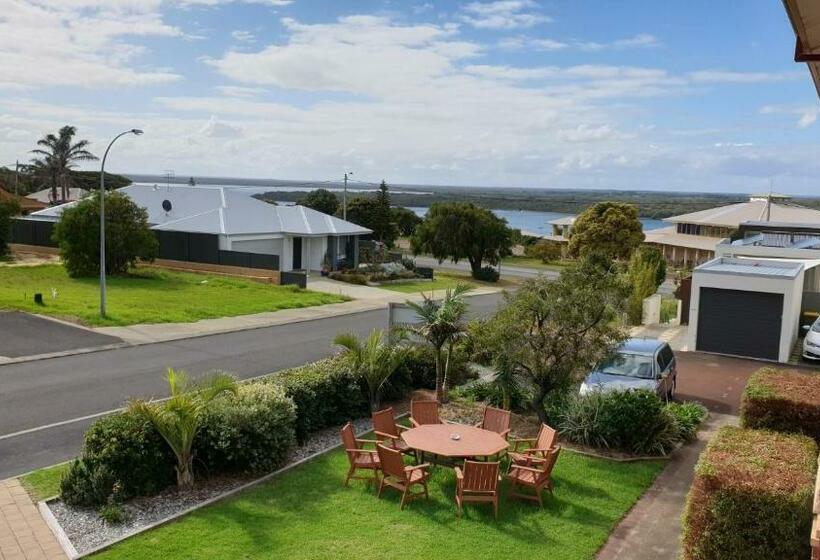 バス共有のスタンダードルーム, Baywatch Retreat Augusta