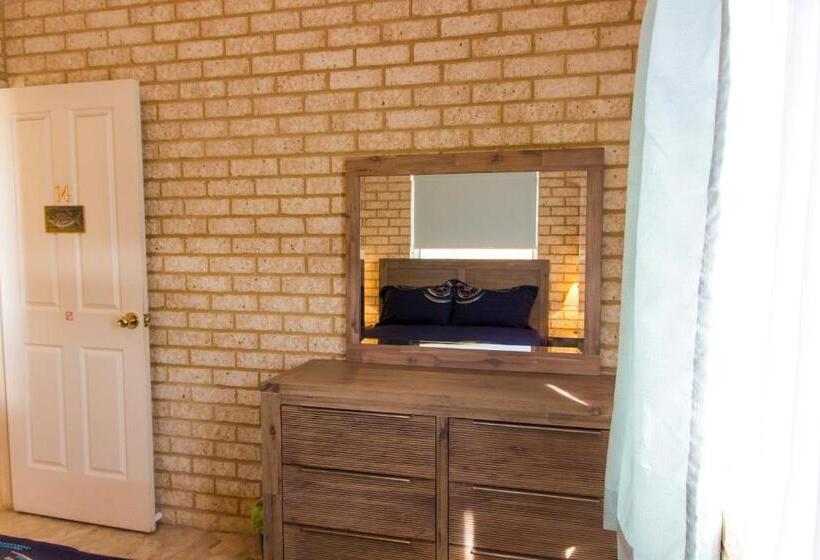 バス共有のスタンダードルーム, Baywatch Retreat Augusta