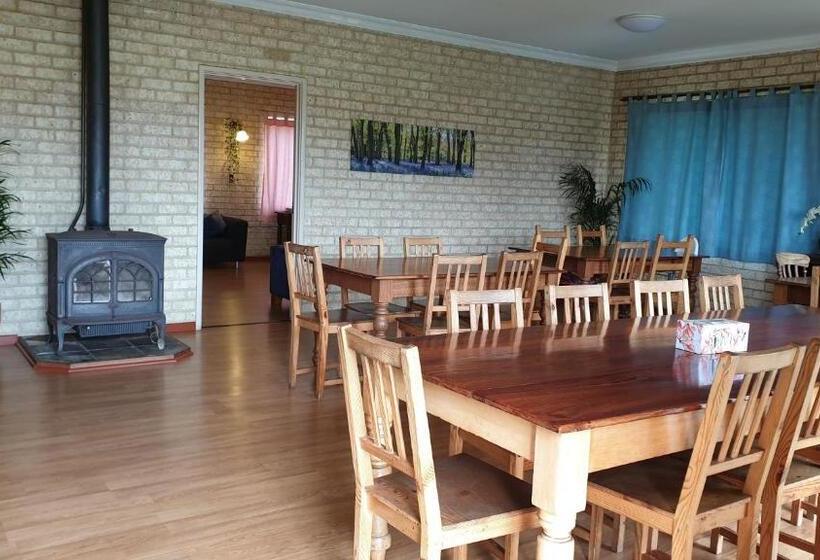 スタンダードルーム, Baywatch Retreat Augusta