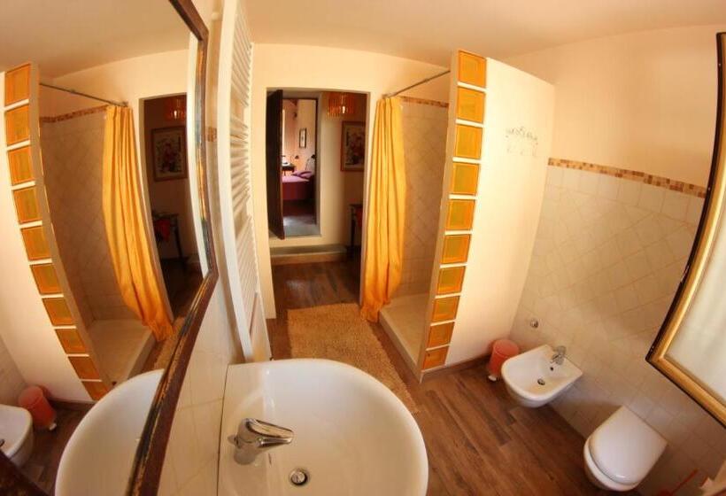 חדר סטנדרט לשלושה, B&b Cascina Moncrava