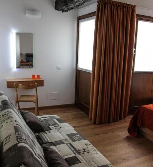 اتاق خانوادگی, Al Sa Di Te