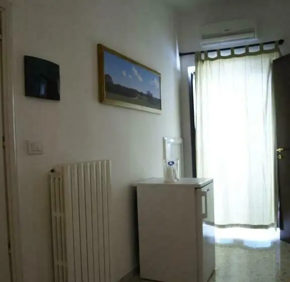Pokój Czteroosobowy Standard z Balkonem, Arco Michele