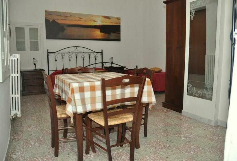 Номер Стандарт Трехместный, Arco Michele