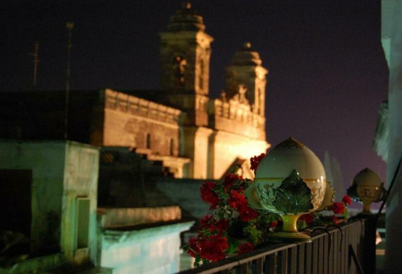 Pokój Standard Trzyosobowy, Casa Camilla