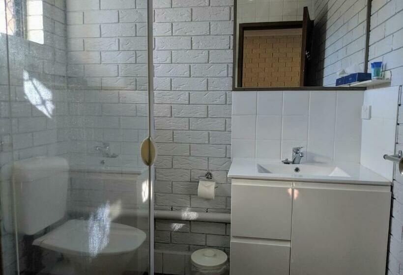 غرفة قياسية سرير كينج, City Lights Motel