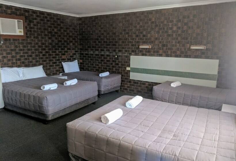 غرفة عائلية, City Lights Motel