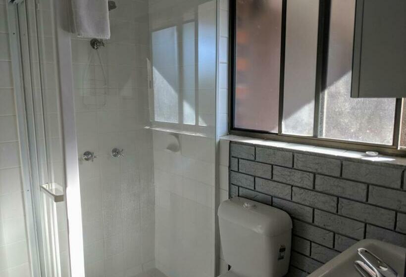 غرفة قياسية, City Lights Motel