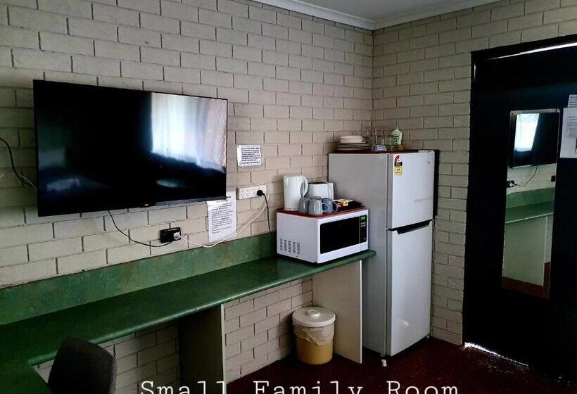 غرفة عائلية, City Lights Motel