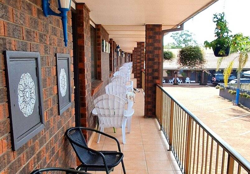 غرفة عائلية, City Lights Motel