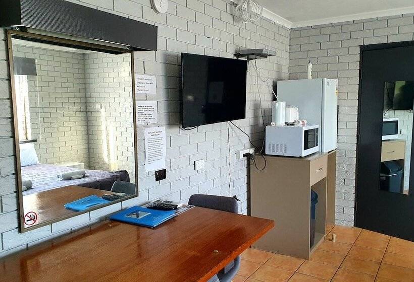 غرفة قياسية, City Lights Motel