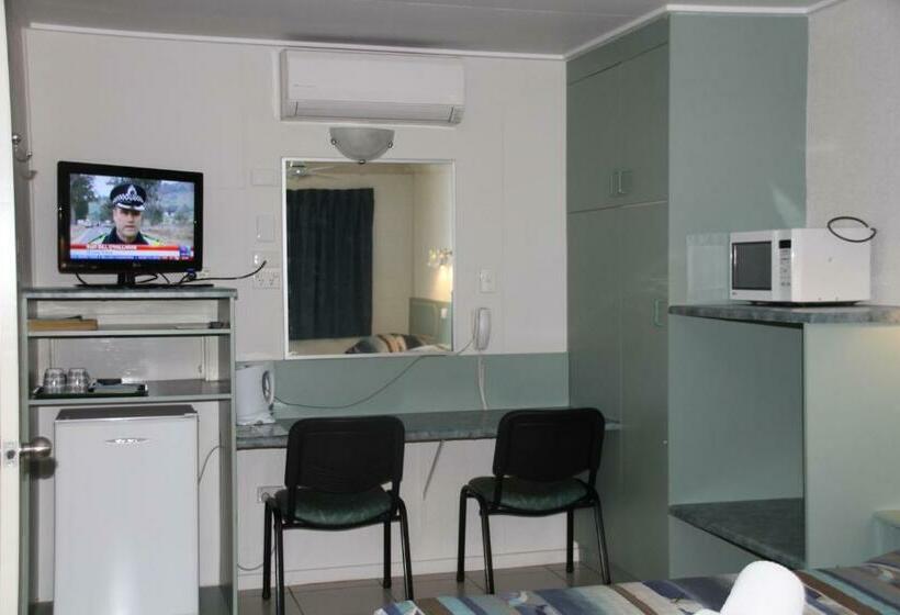 패밀리 룸, Emerald Highlands Motel