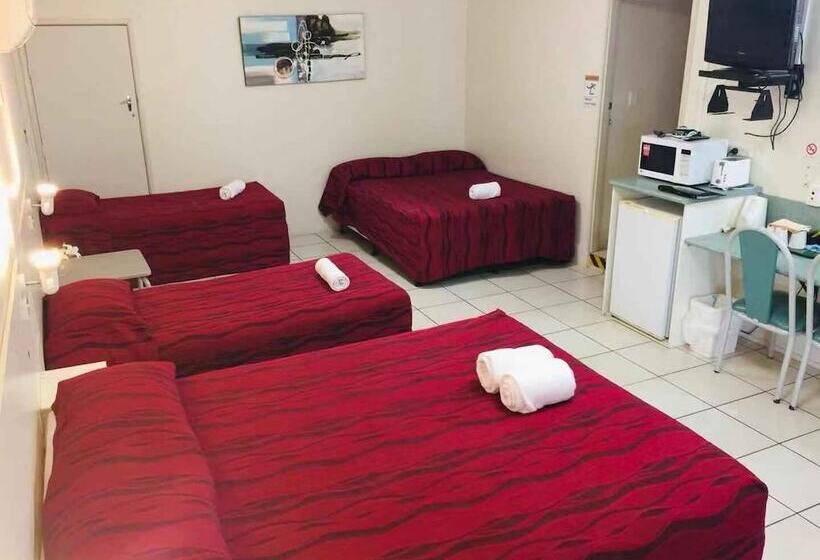 اتاق خانوادگی, Emerald Highlands Motel