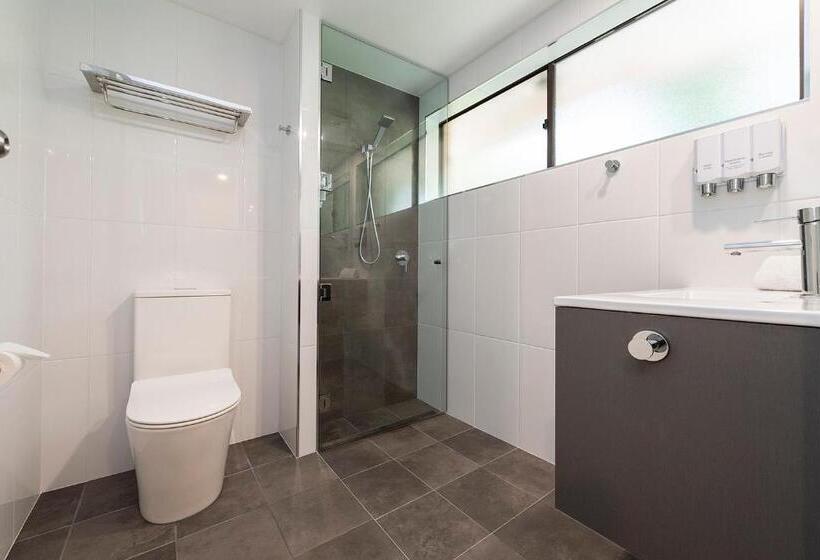 带大床的高级房间, Fern Bay Motel