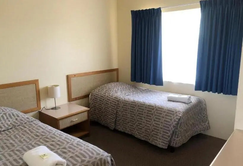 Villa 2 Makuuhuonetta, Busselton Gale Street Motel & Villas