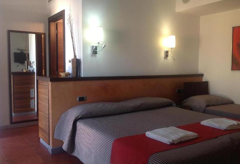 غرفة قياسية ثلاثية, Bed&business