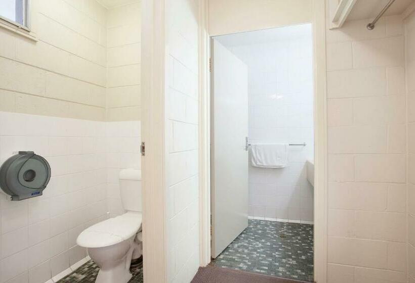 إستديو عائلى, Nightcap At Dalrymple