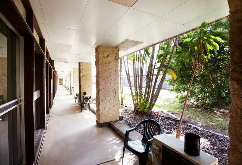 إستديو عائلى, Nightcap At Dalrymple