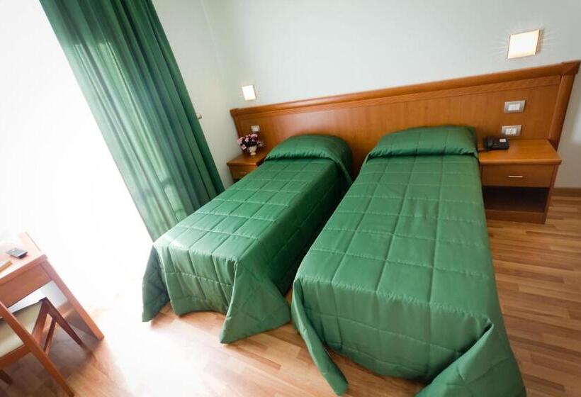 Четырехместный Номер Стандарт, Donnini