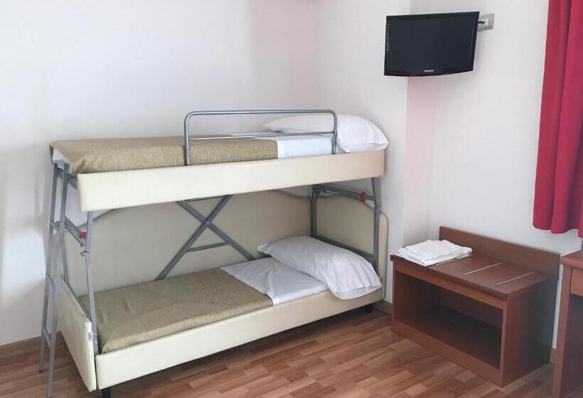 四人标准间, Donnini